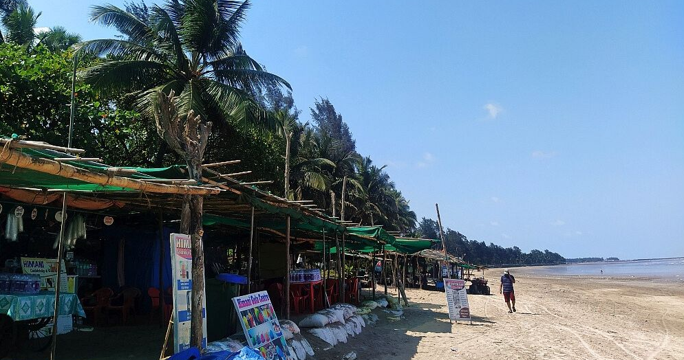 Kihim Beach Road, Raigad, Maharashtra - Vushii.com